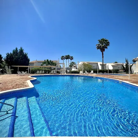 Eden With Pool By Homing Villa *