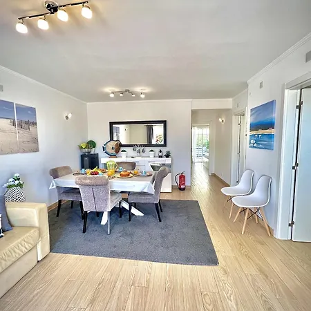 Eden With Pool By Homing ヴィラモウラ